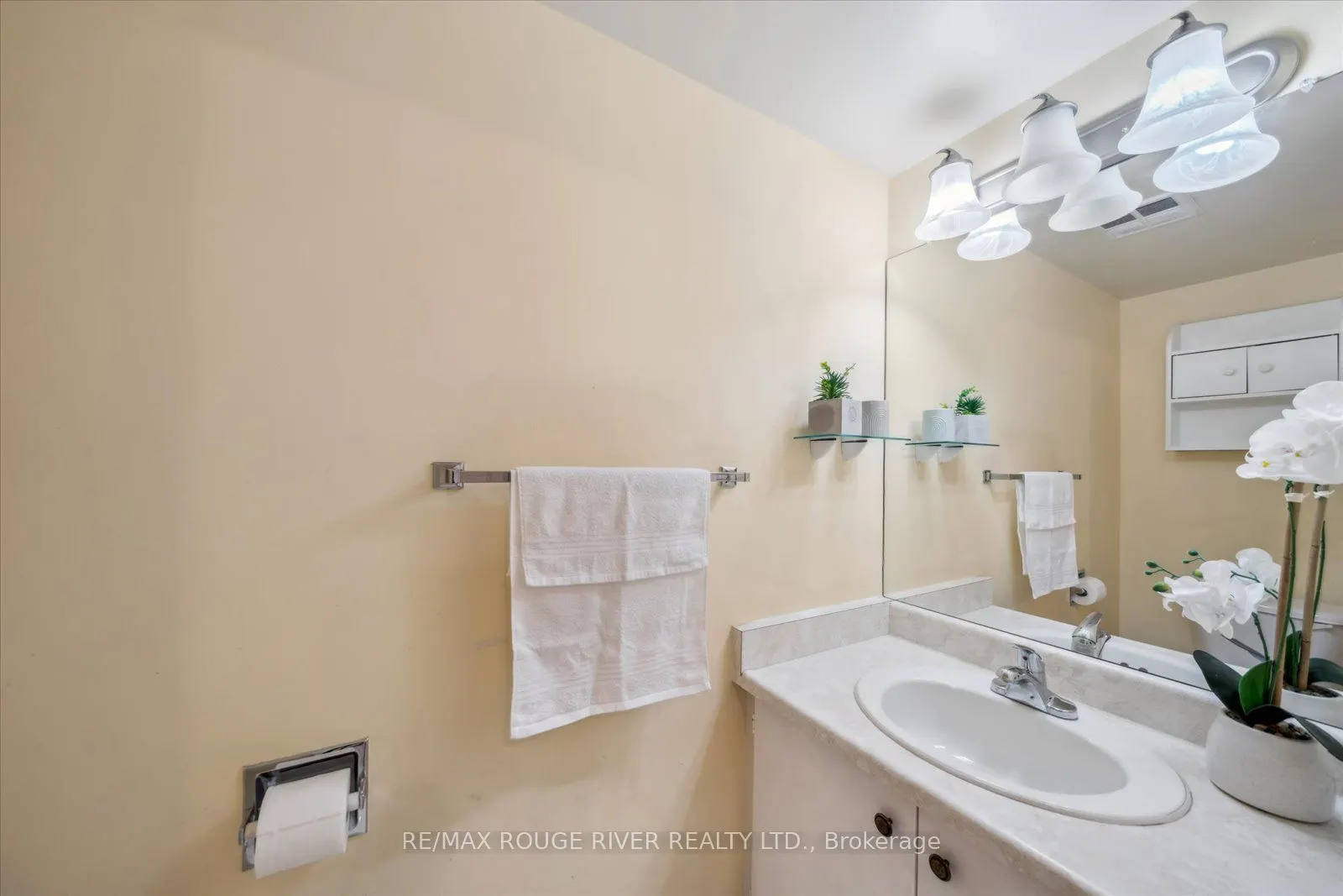 1535 Diefenbaker Court, #601