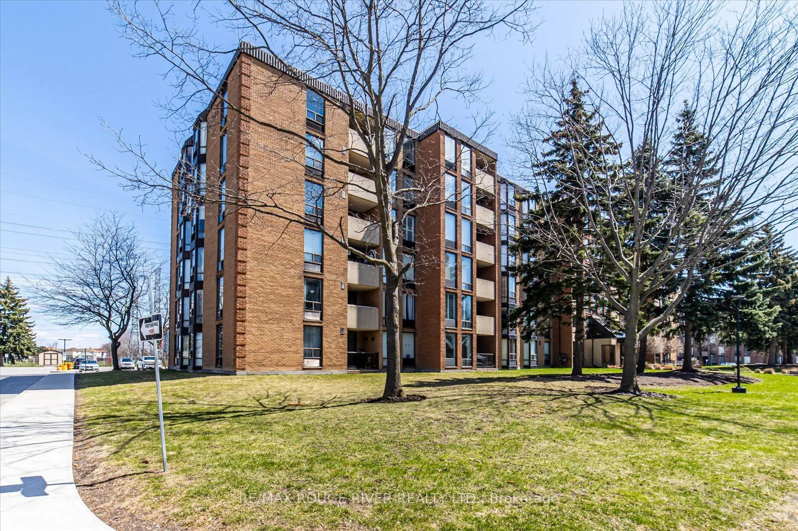 1535 Diefenbaker Court, #601