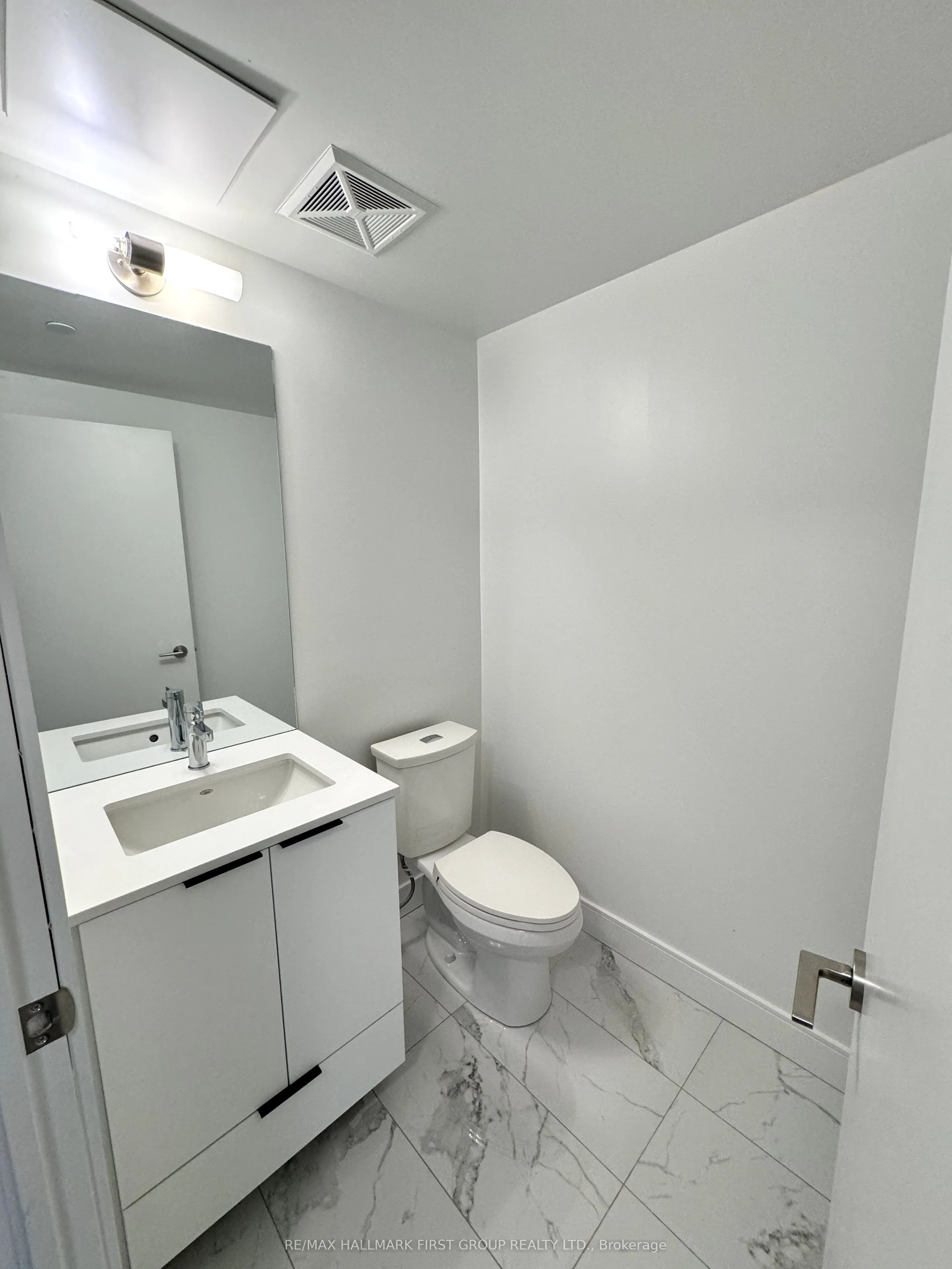 1350 Ellesmere Road, #301