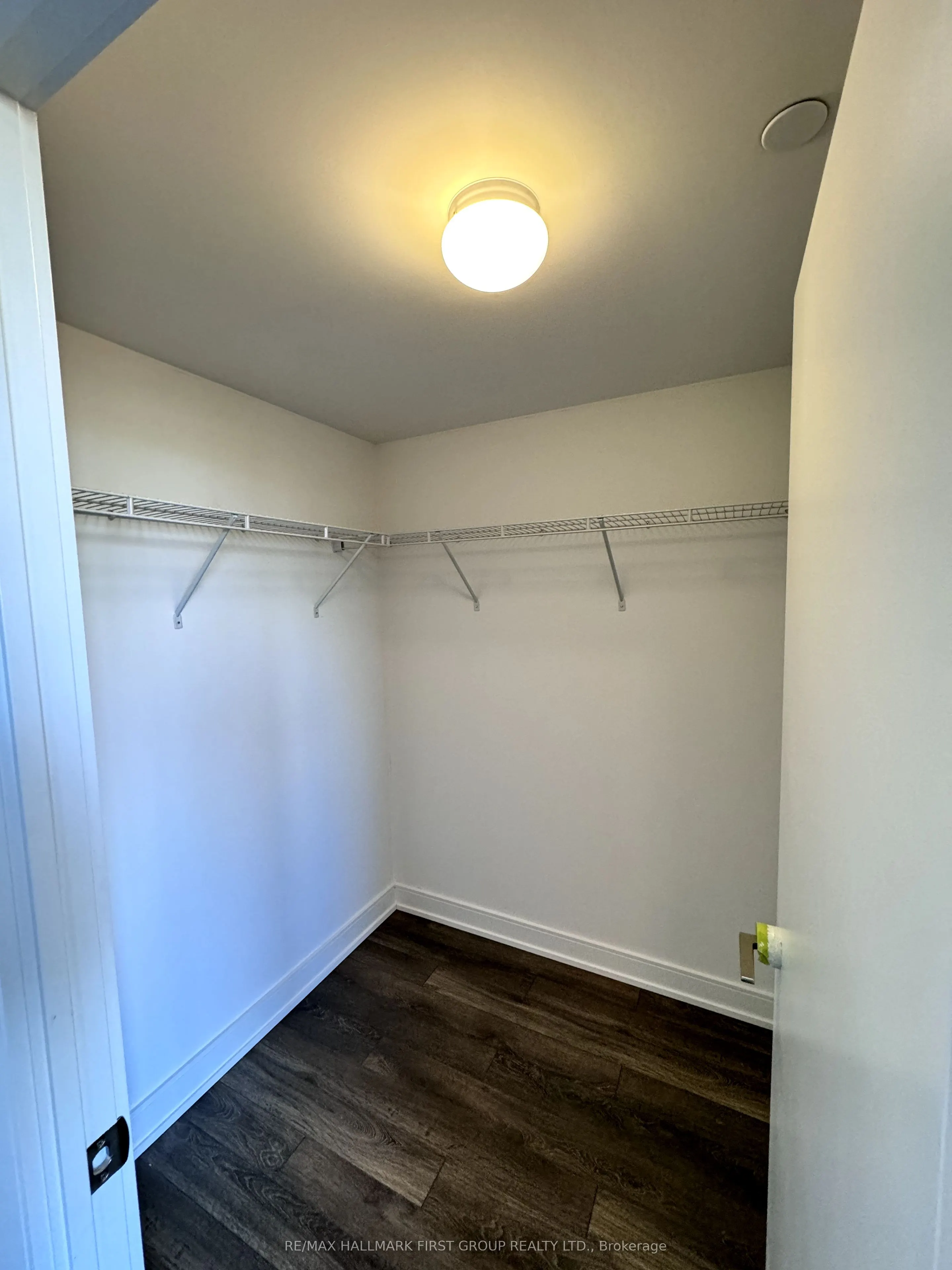 1350 Ellesmere Road, #301