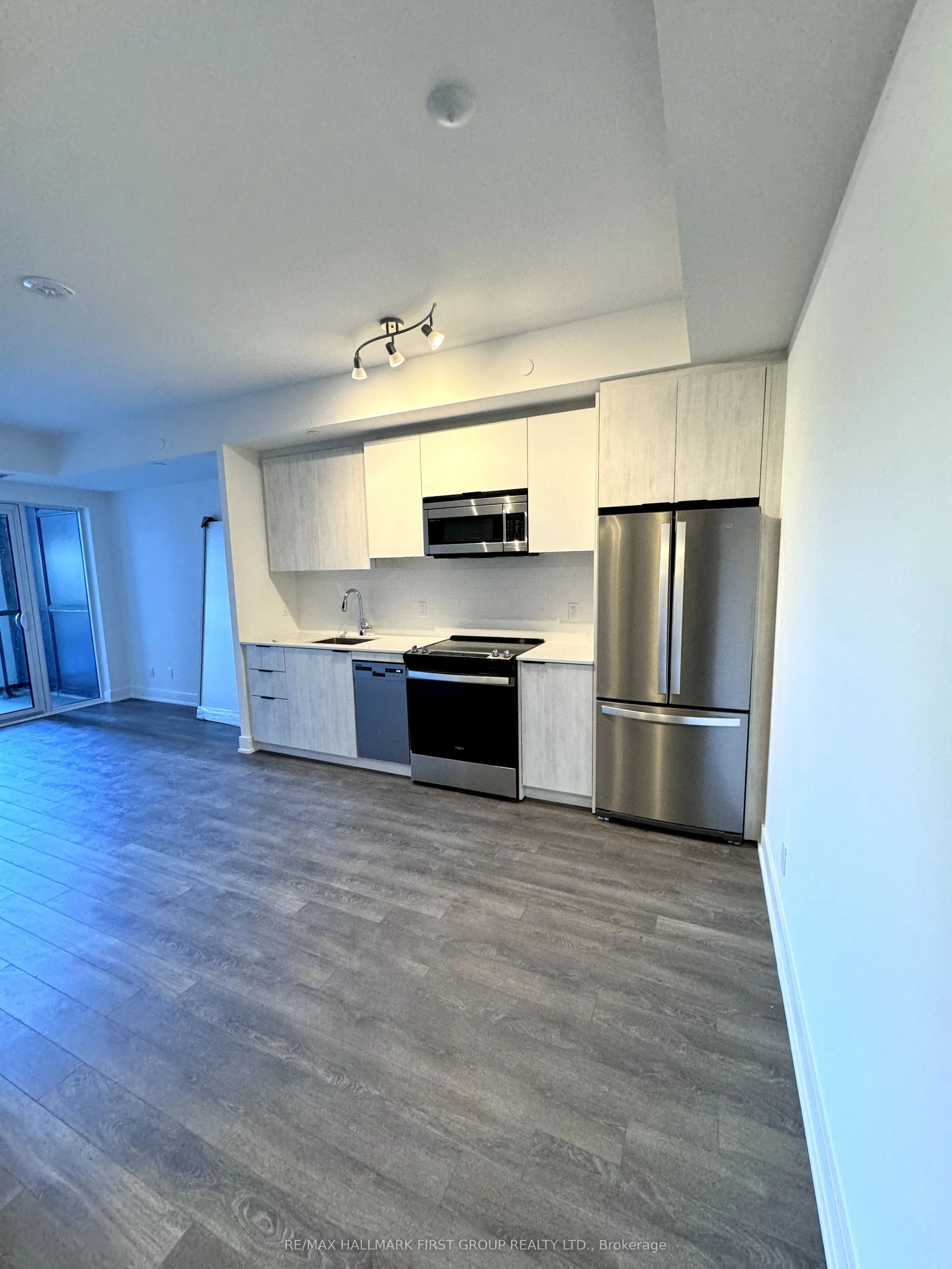 1350 Ellesmere Road, #301