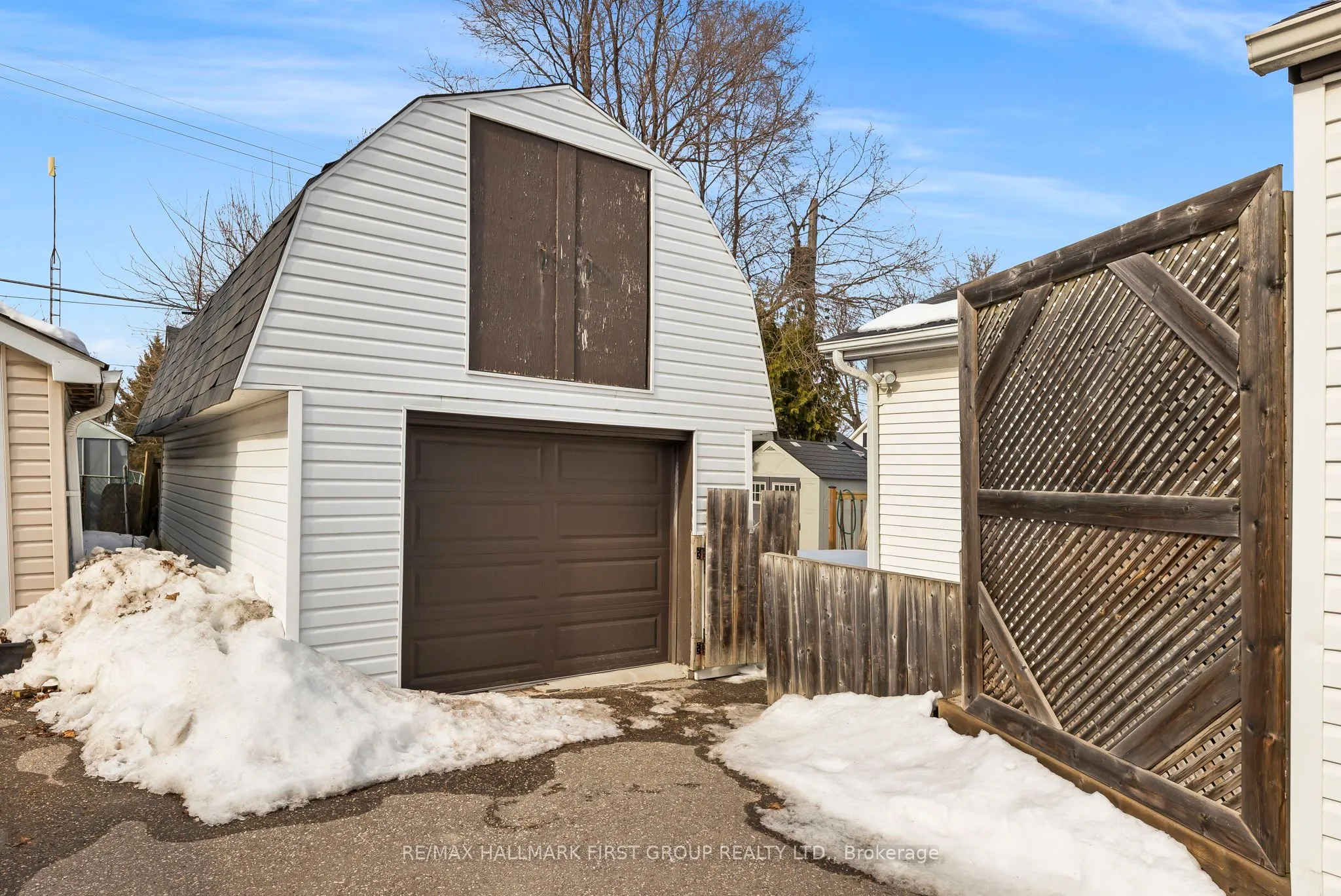 24 Maple Street