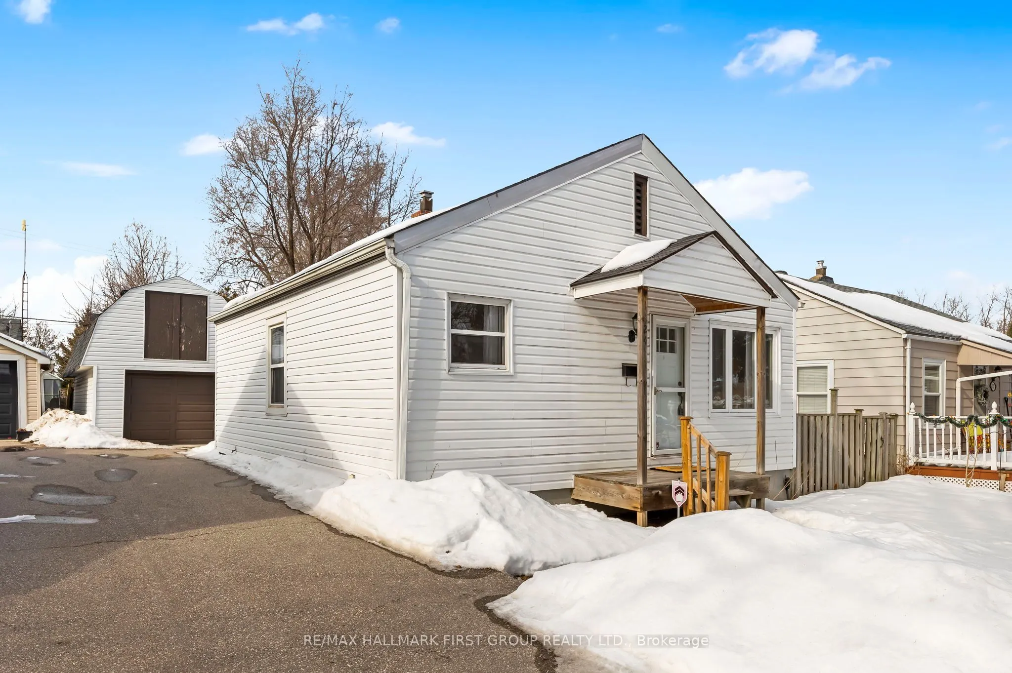 24 Maple Street