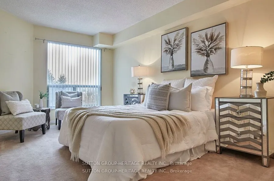 712 Rossland Road E, #401