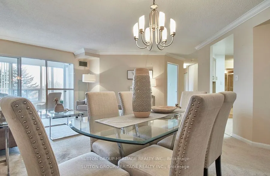 712 Rossland Road E, #401