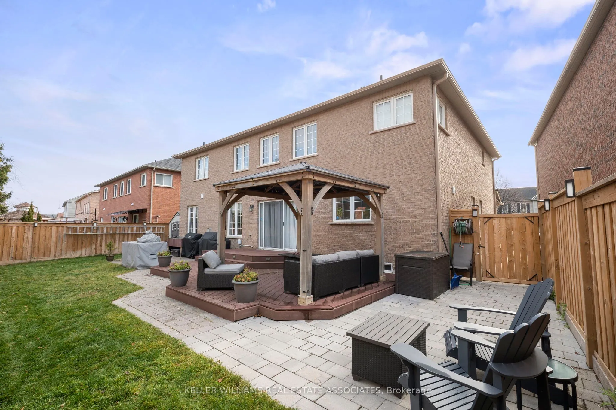 10 Westacott Crescent