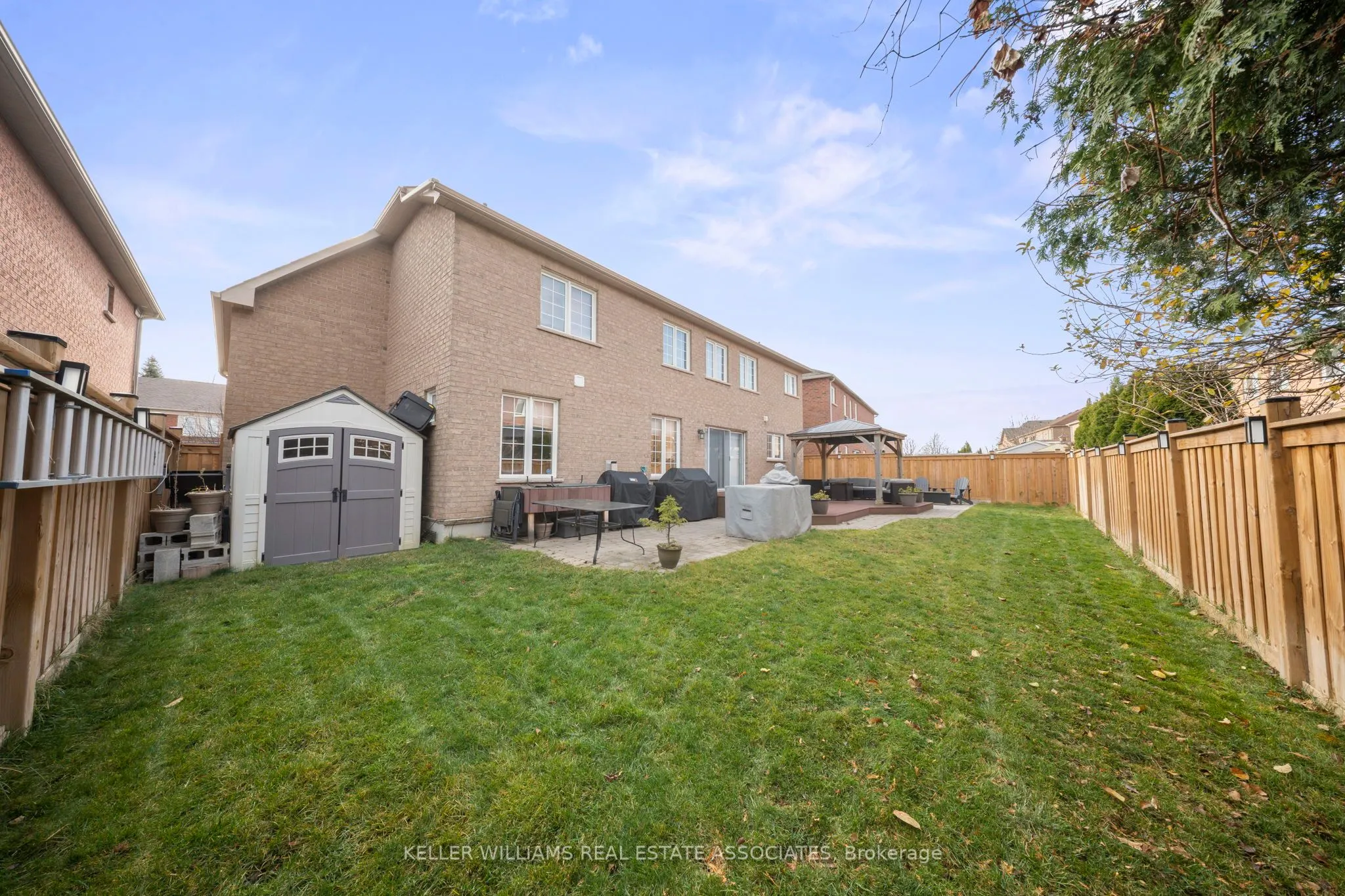10 Westacott Crescent