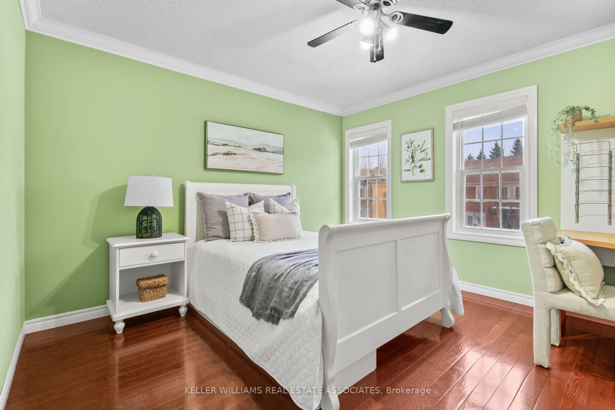 10 Westacott Crescent