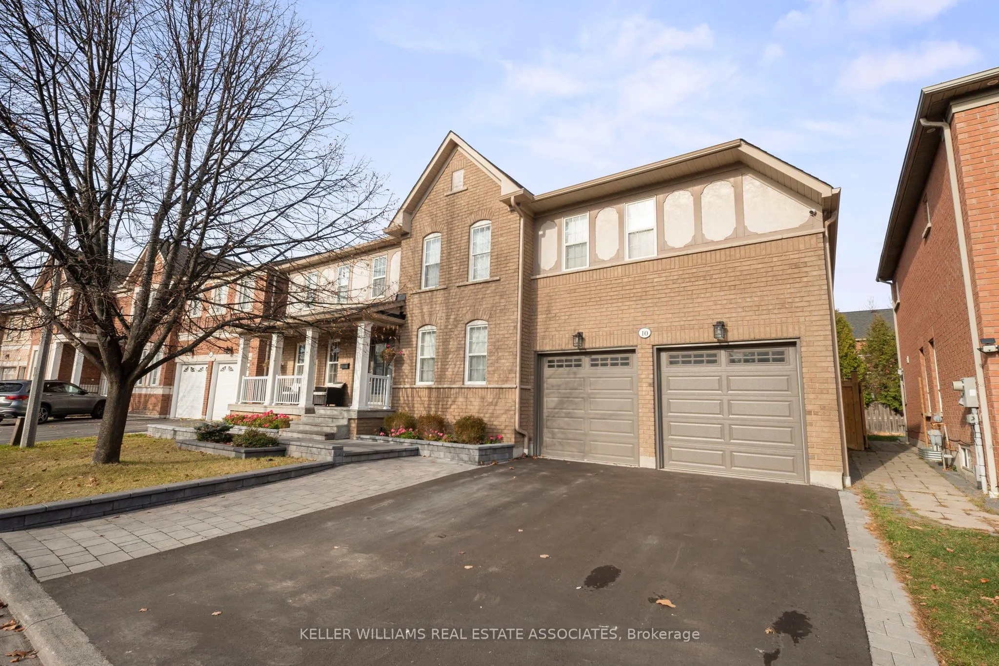 10 Westacott Crescent