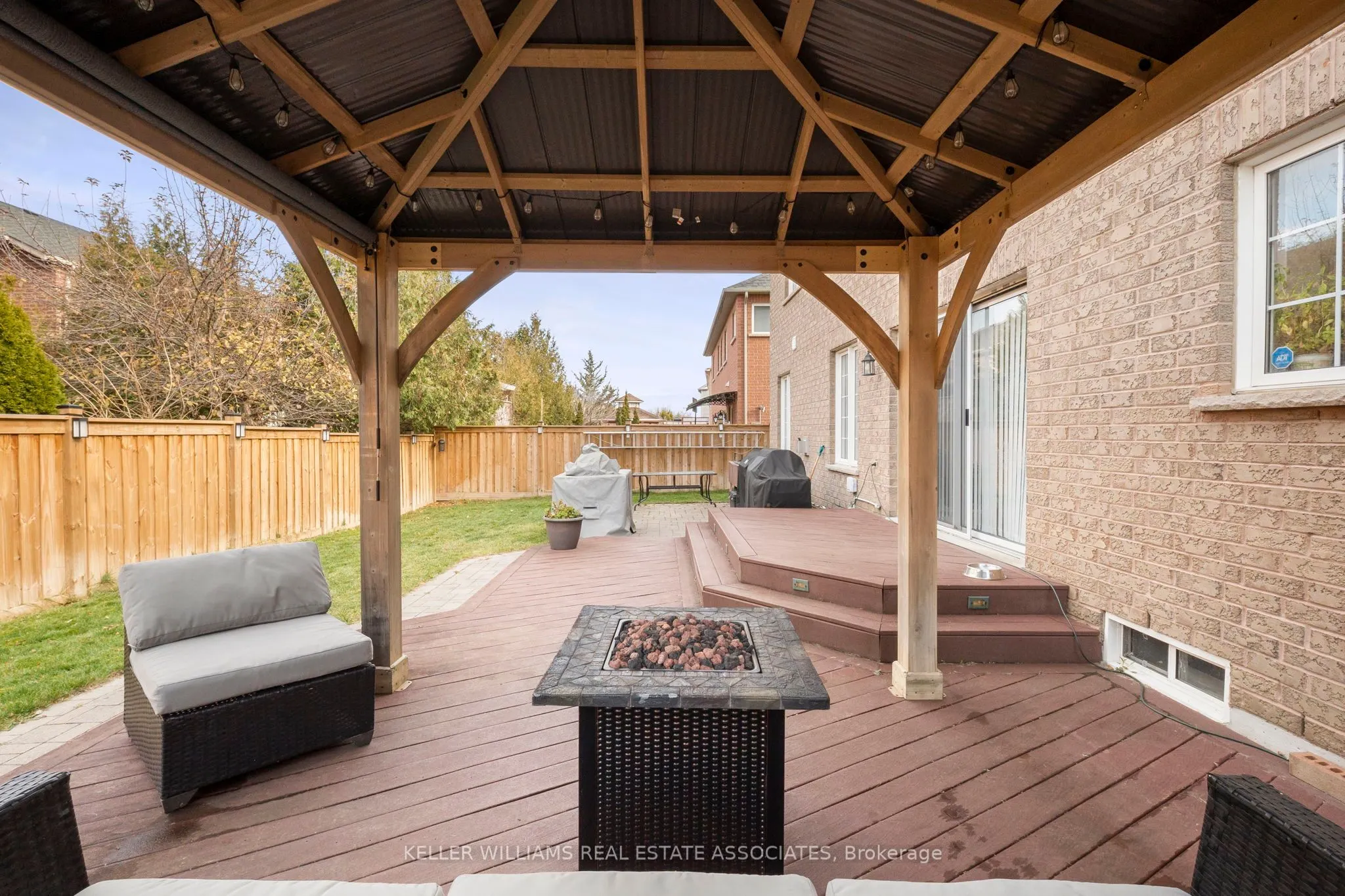 10 Westacott Crescent