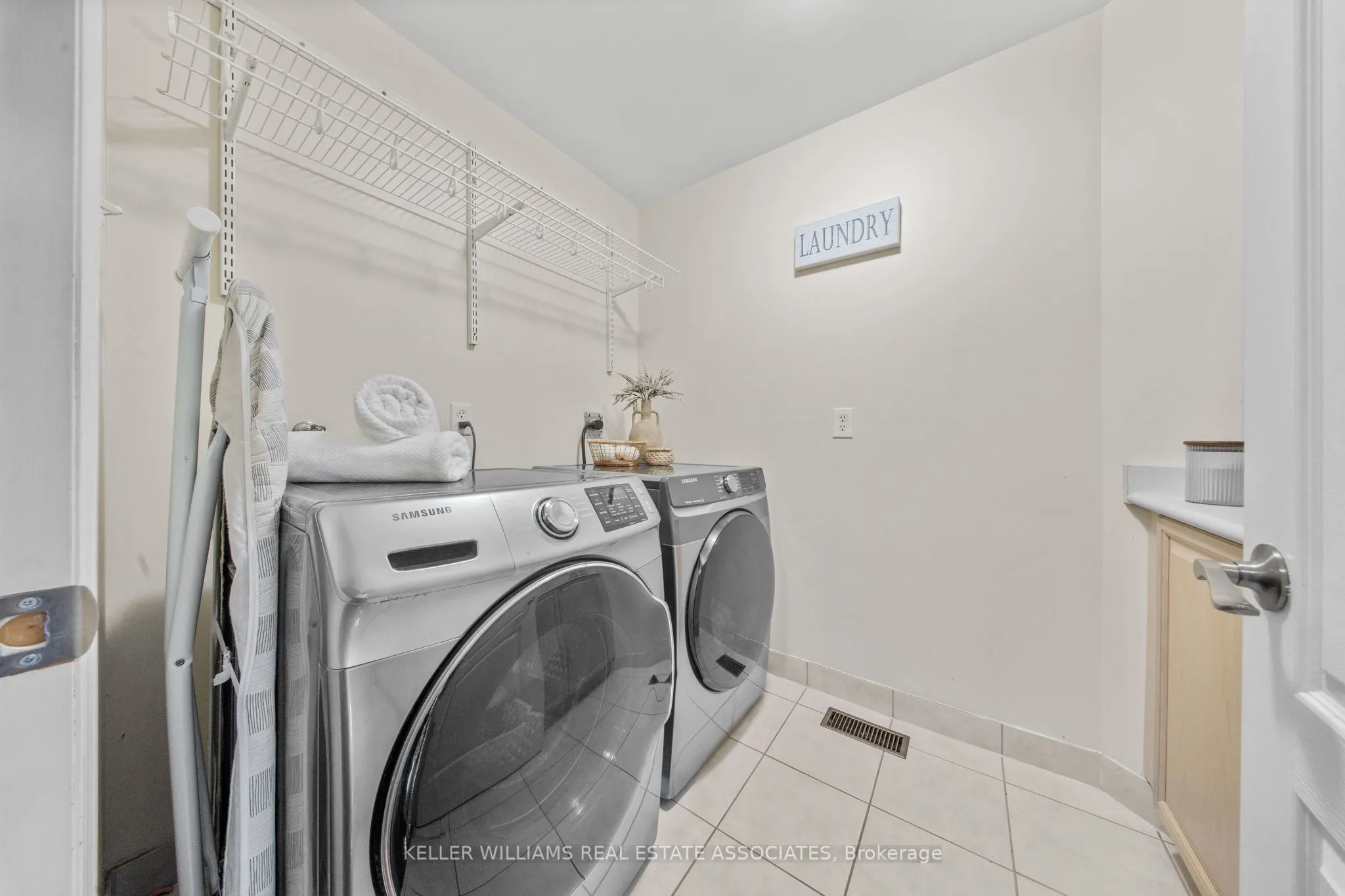 10 Westacott Crescent
