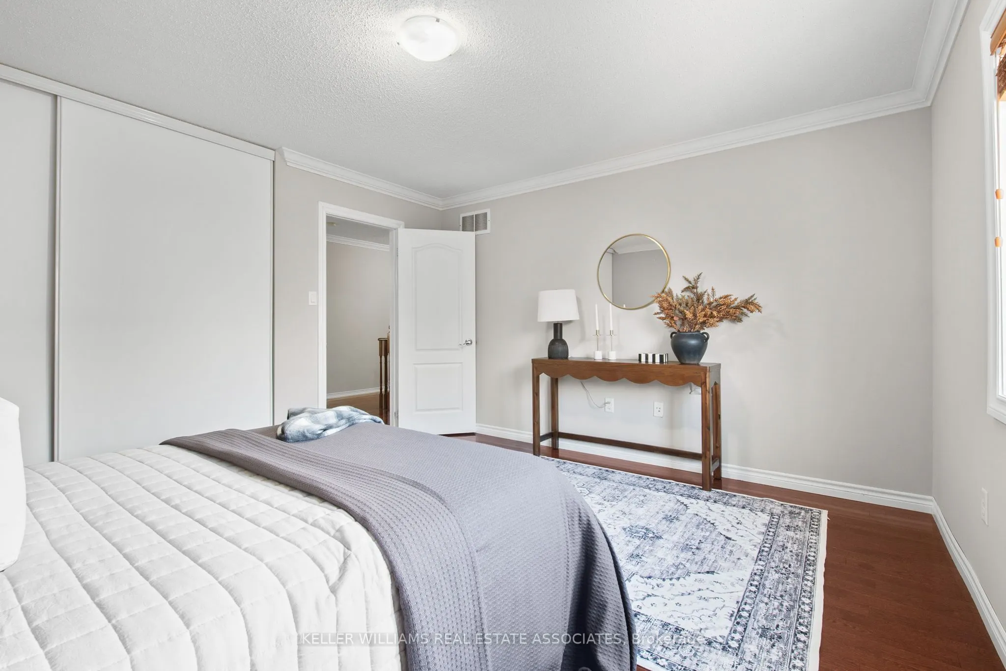 10 Westacott Crescent
