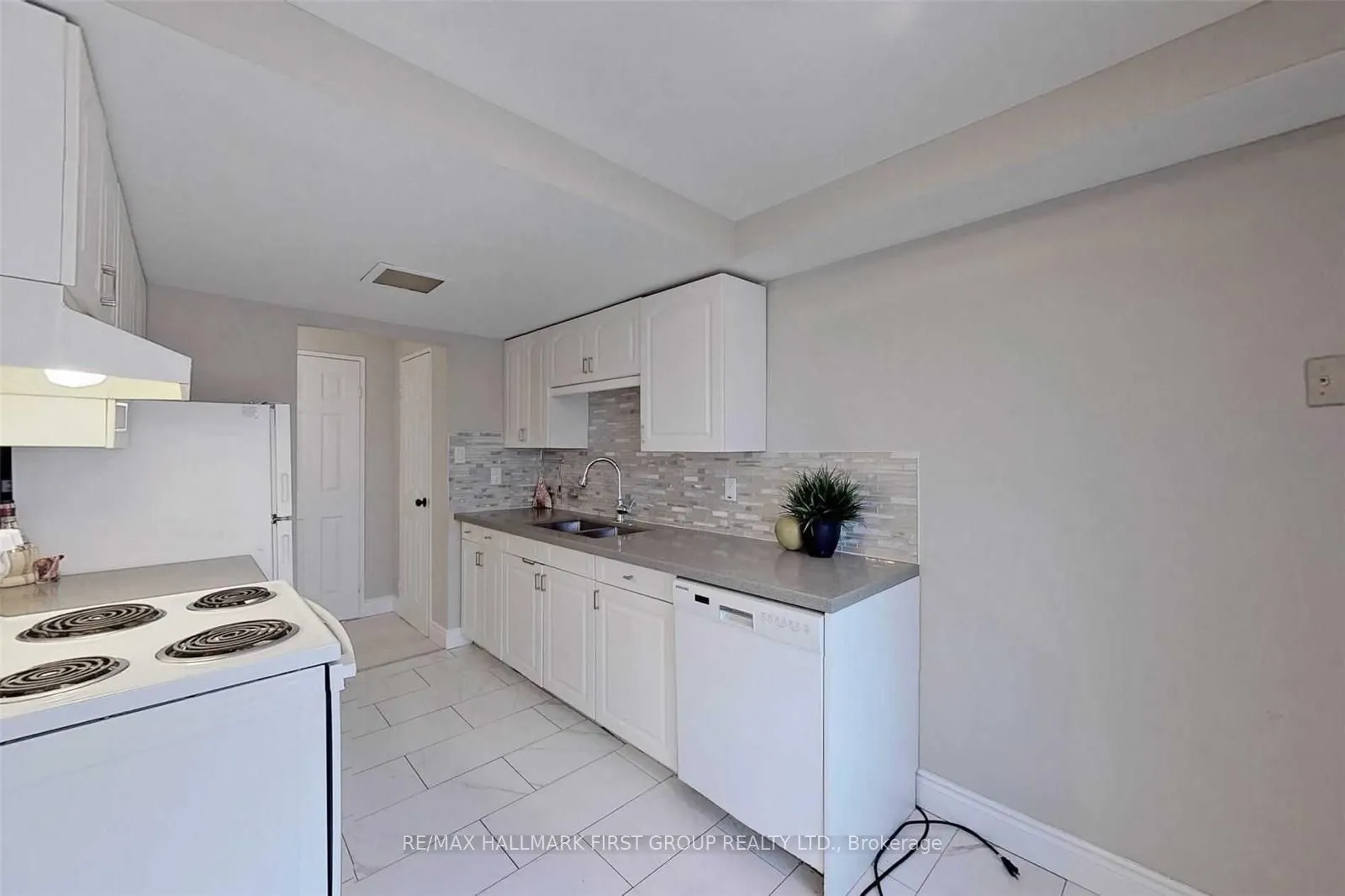 43 Taunton Road E, #43