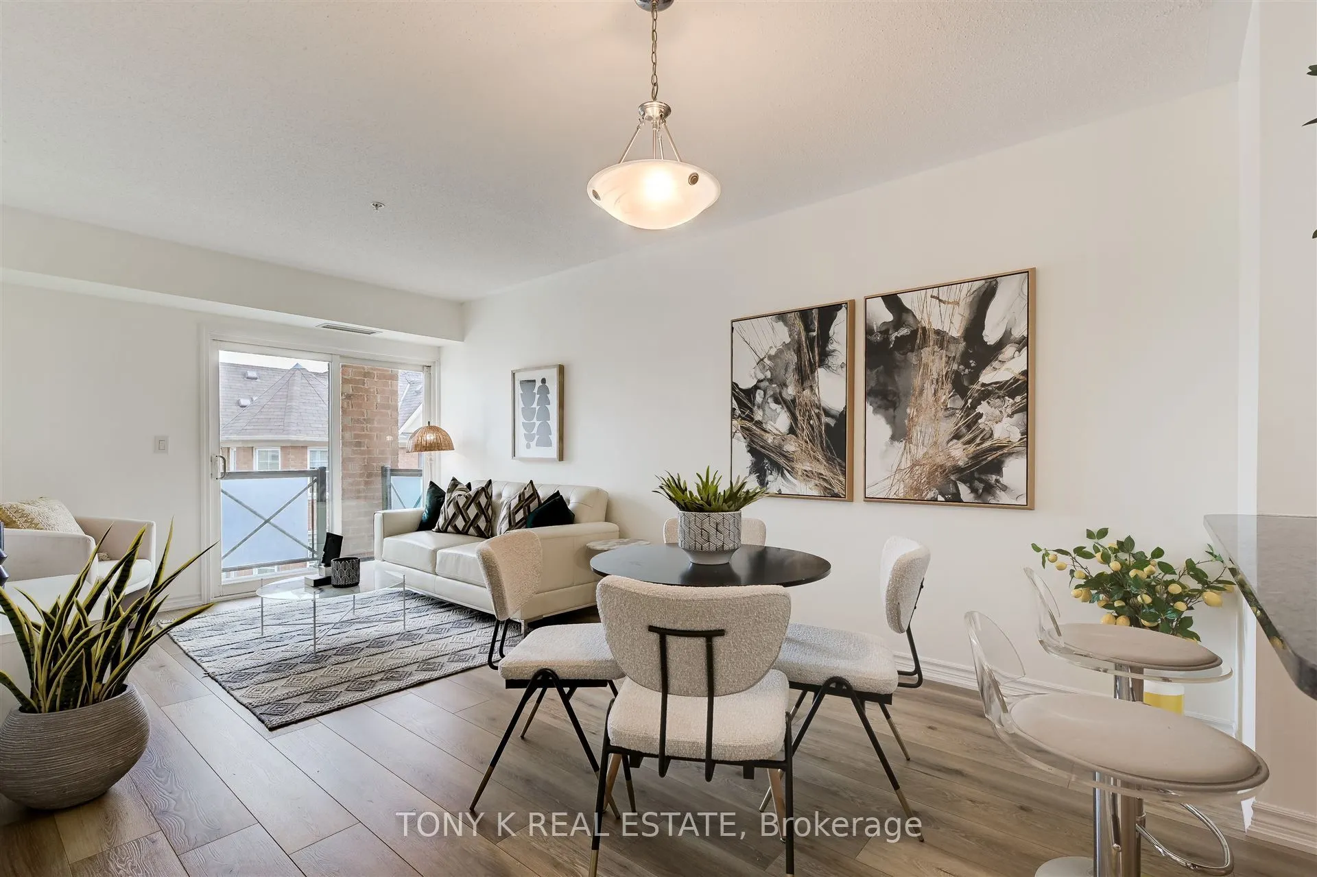 60 Mendelssohn Street, #302