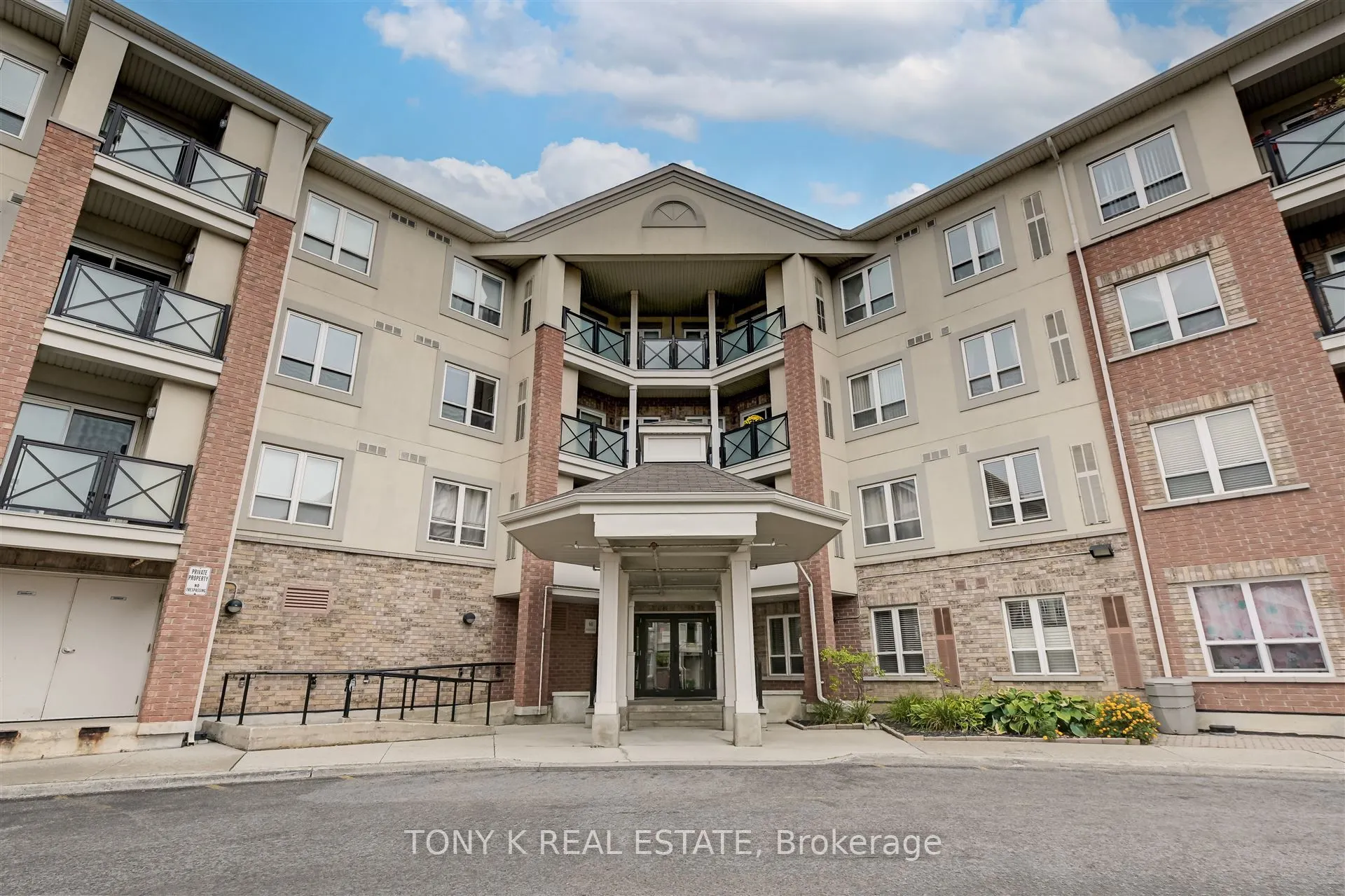 60 Mendelssohn Street, #302