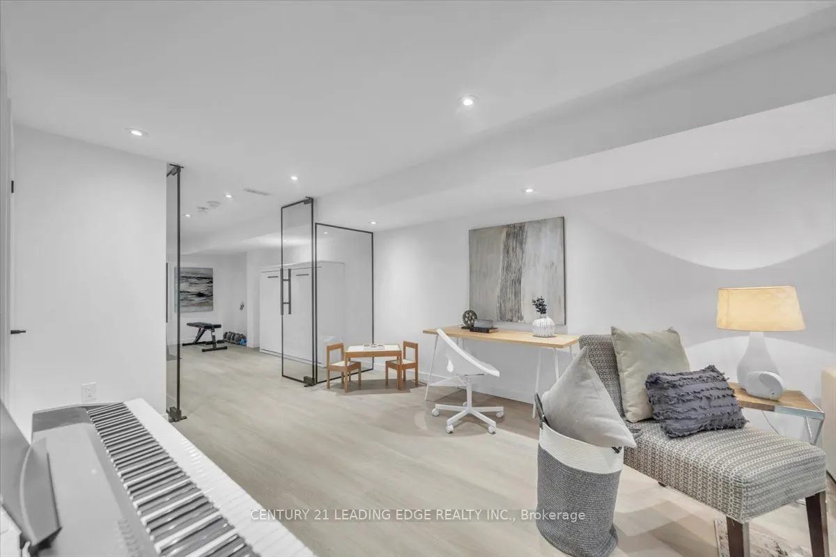 62 Longshore Way