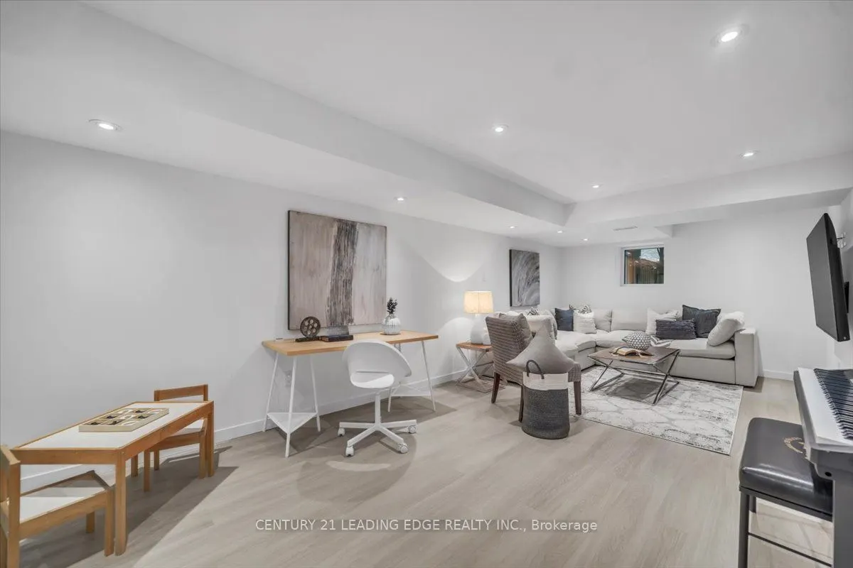 62 Longshore Way