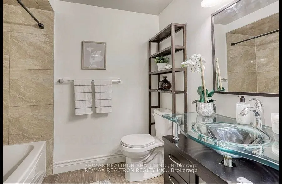 56 Deverill Crescent, #Upper