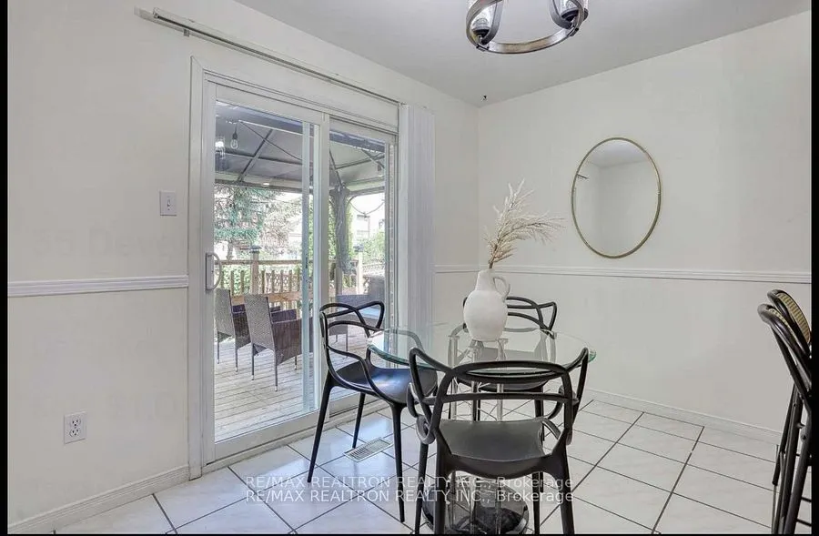56 Deverill Crescent, #Upper