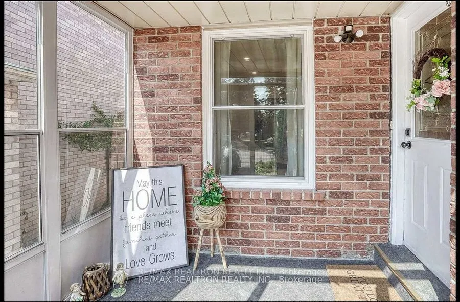 56 Deverill Crescent, #Upper