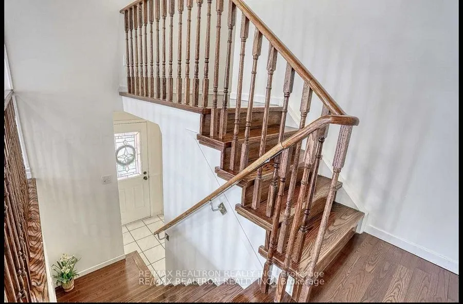 56 Deverill Crescent, #Upper