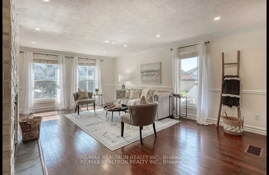 56 Deverill Crescent, #Upper