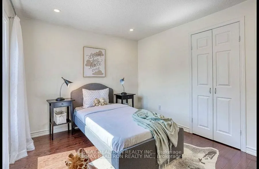 56 Deverill Crescent, #Upper