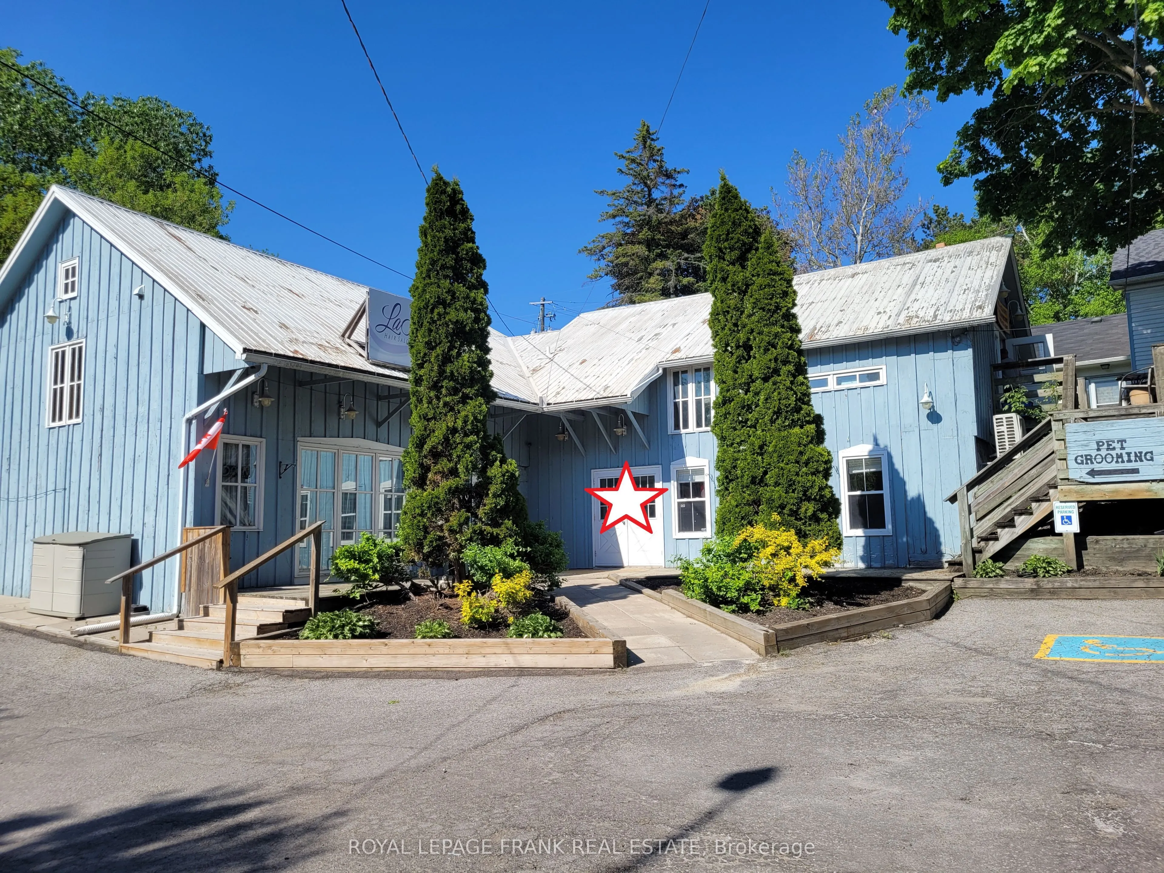 116 King Street W