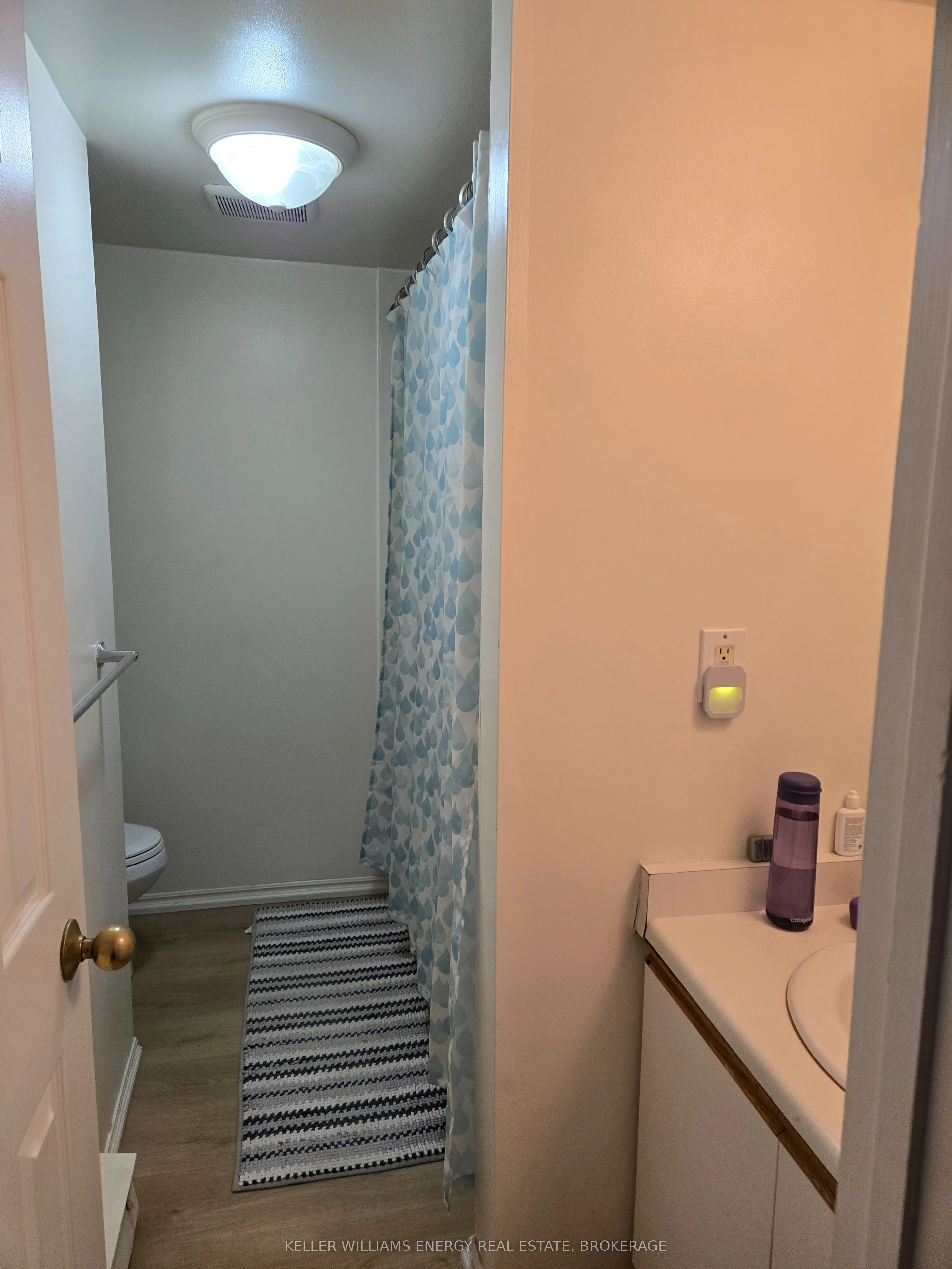 576 Mary Street E, #107