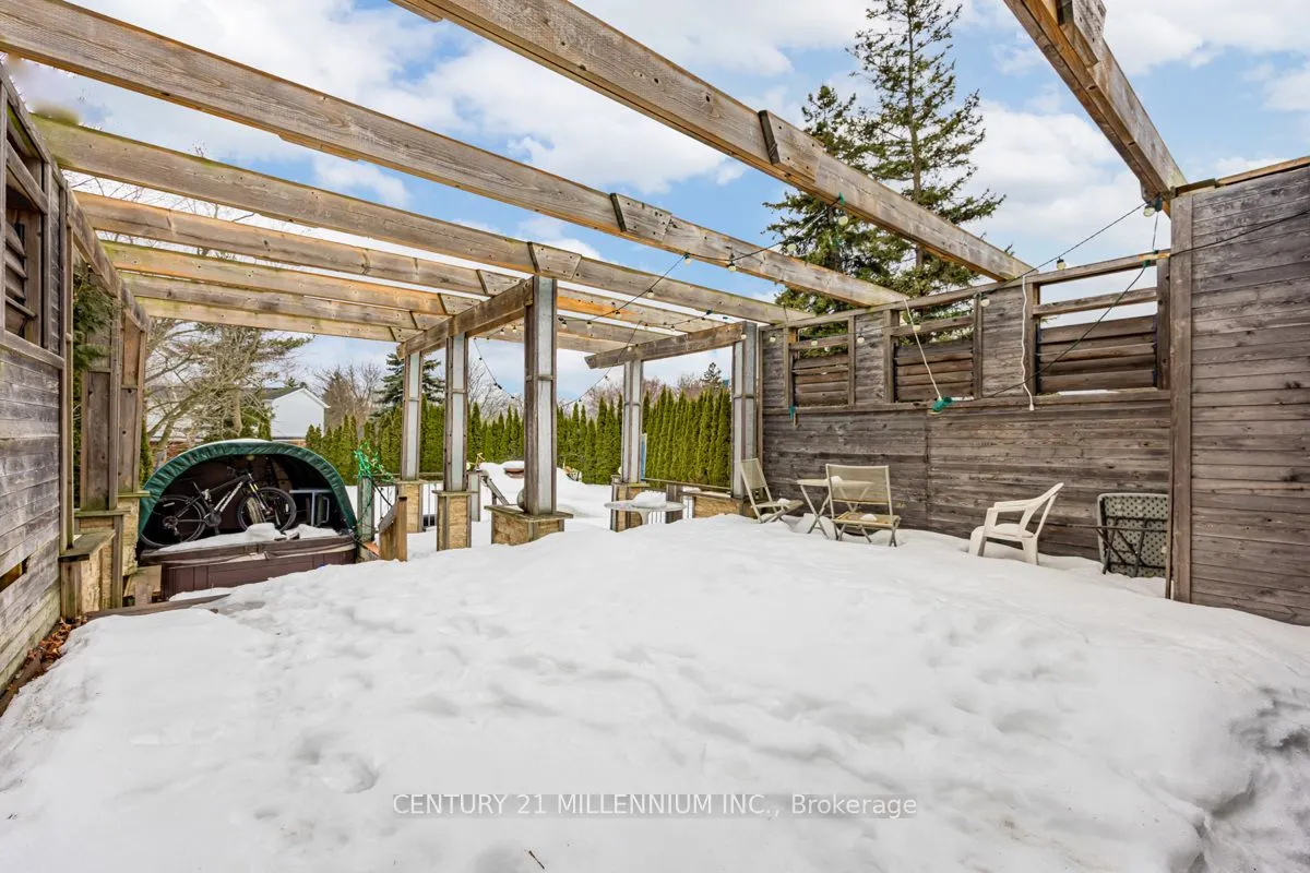 15 Benary Crescent