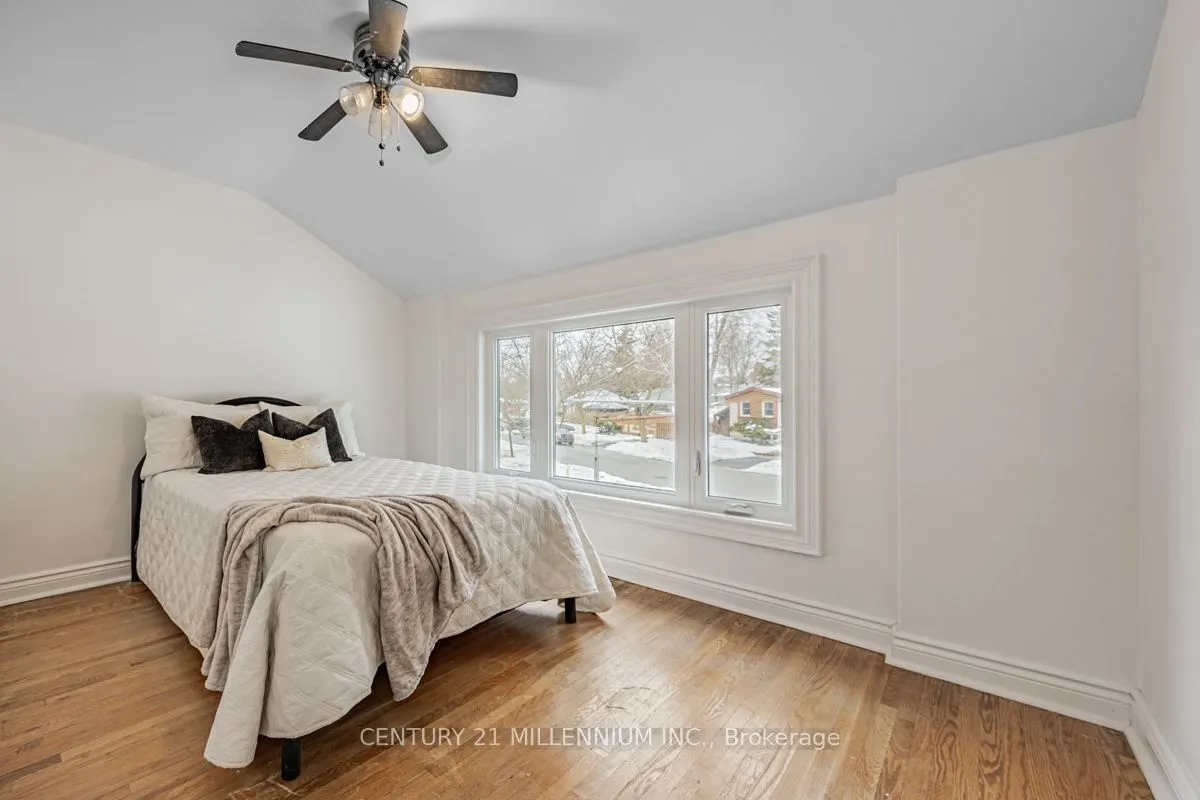 15 Benary Crescent