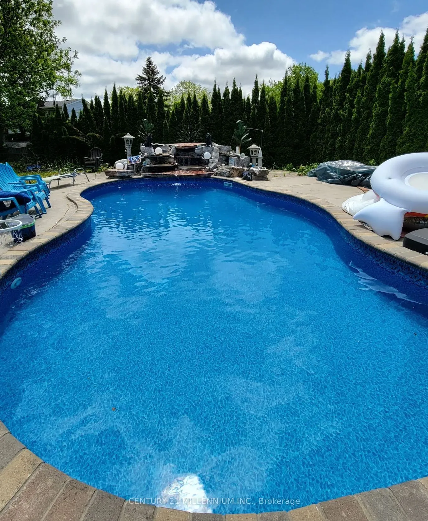 15 Benary Crescent