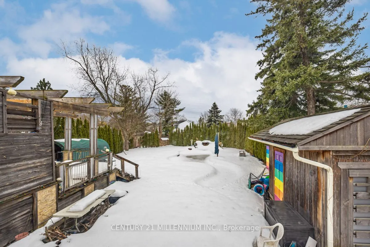 15 Benary Crescent