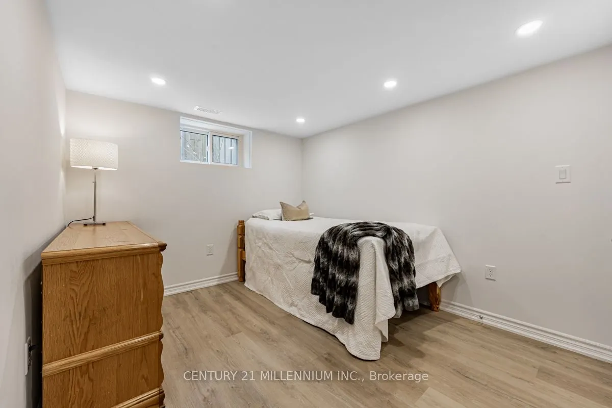 15 Benary Crescent