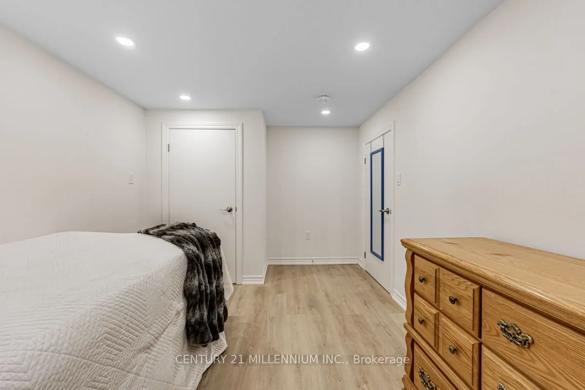 15 Benary Crescent