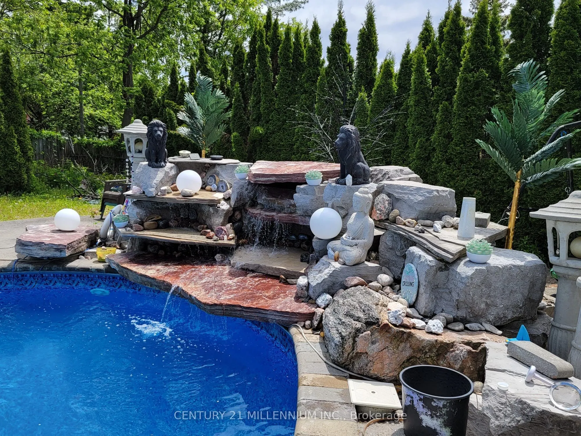 15 Benary Crescent