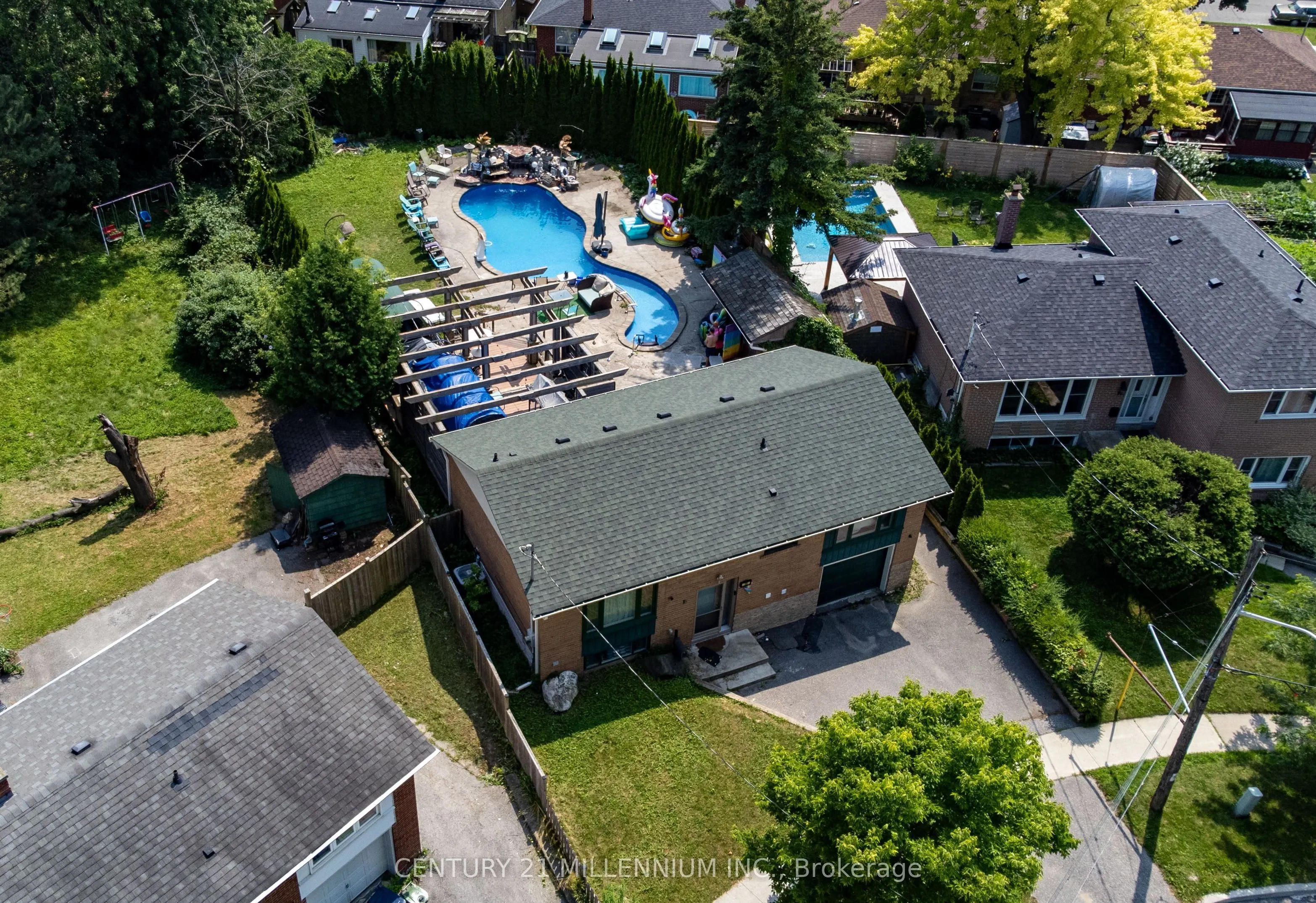 15 Benary Crescent