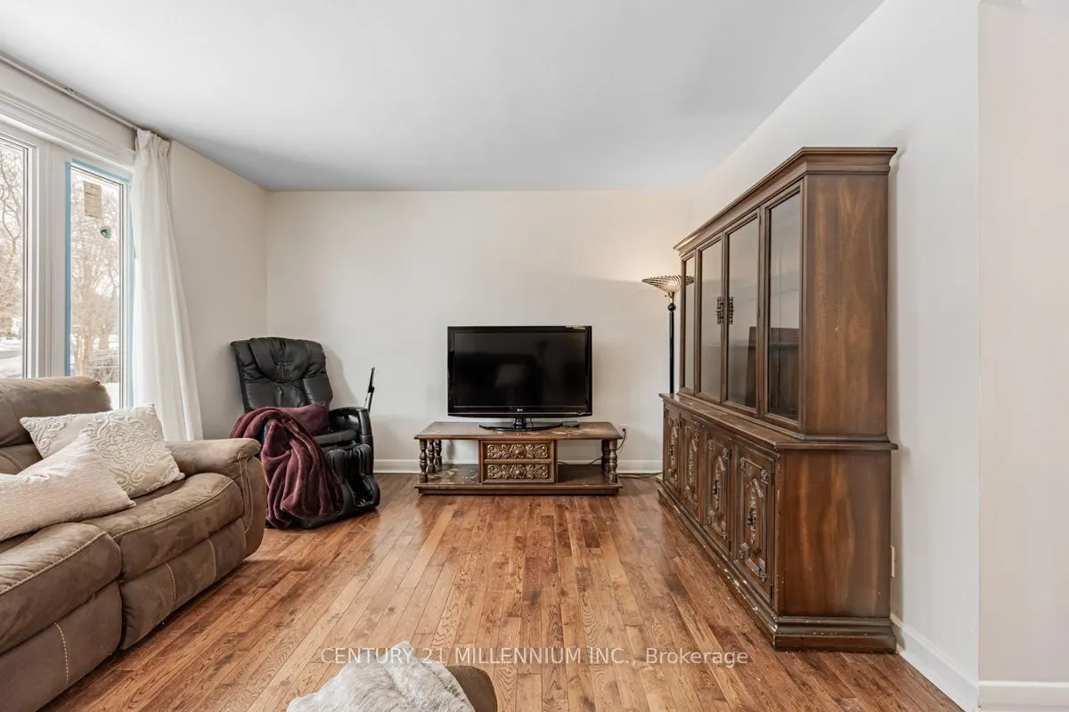 15 Benary Crescent