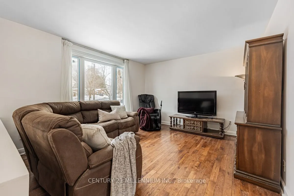 15 Benary Crescent