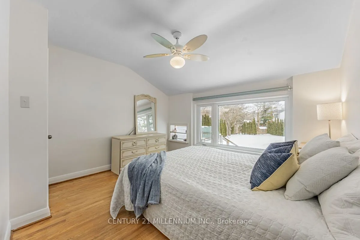 15 Benary Crescent