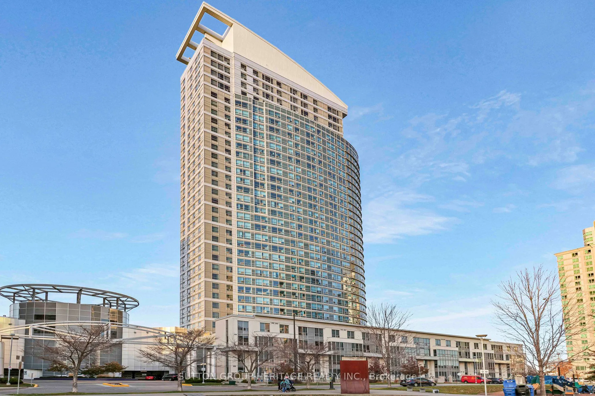 38 Lee Centre Drive, #PH 501