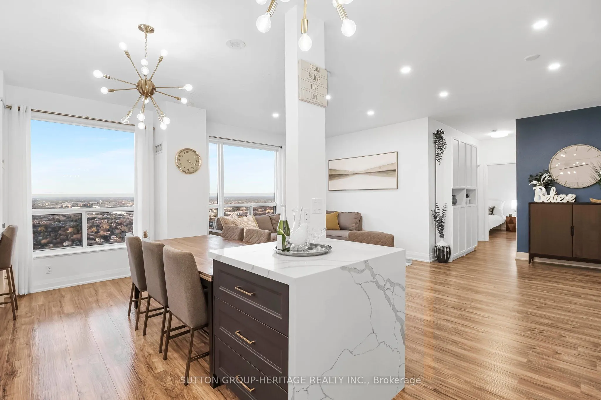 38 Lee Centre Drive, #PH 501