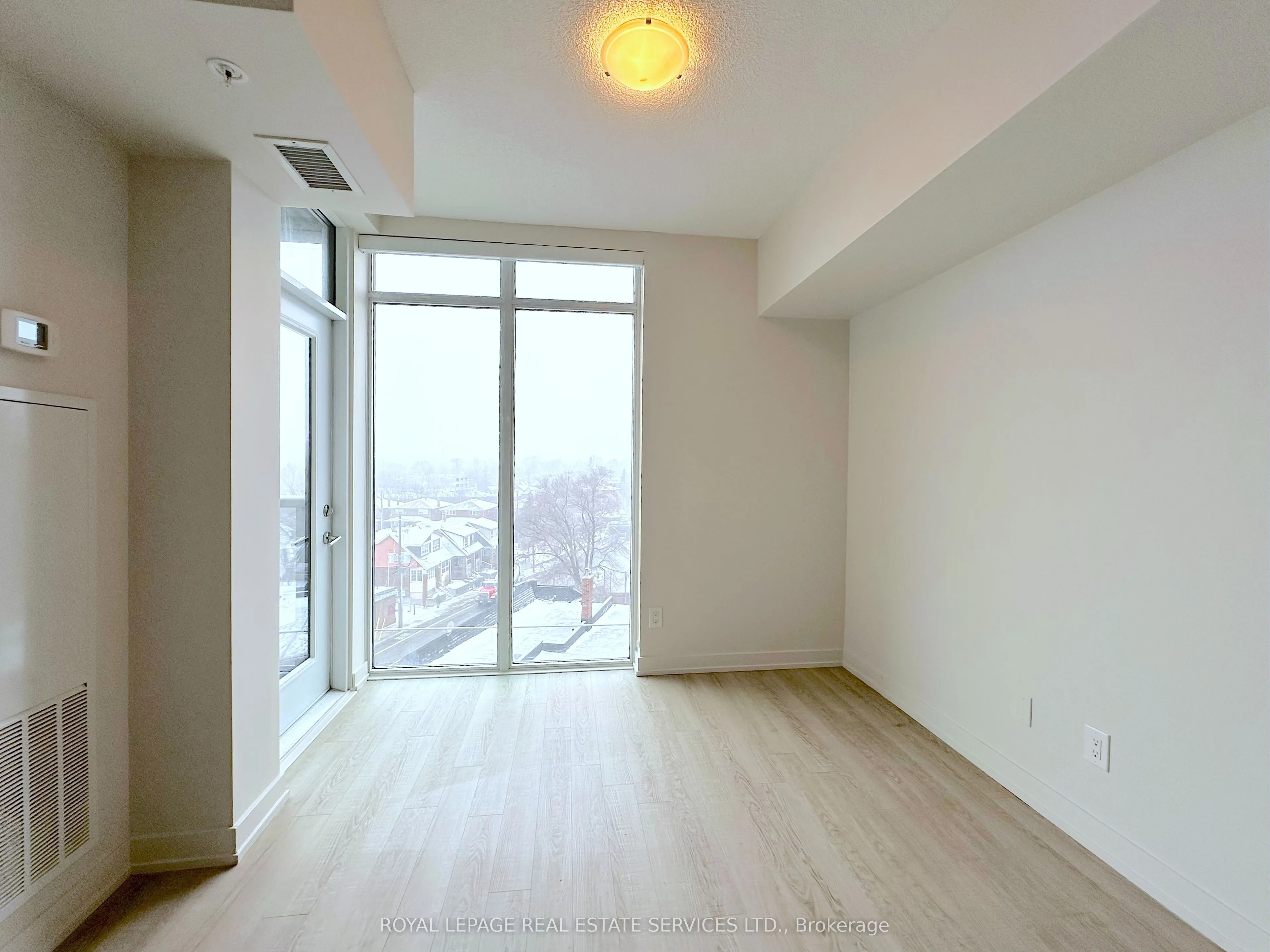 763 Woodbine Avenue, #605