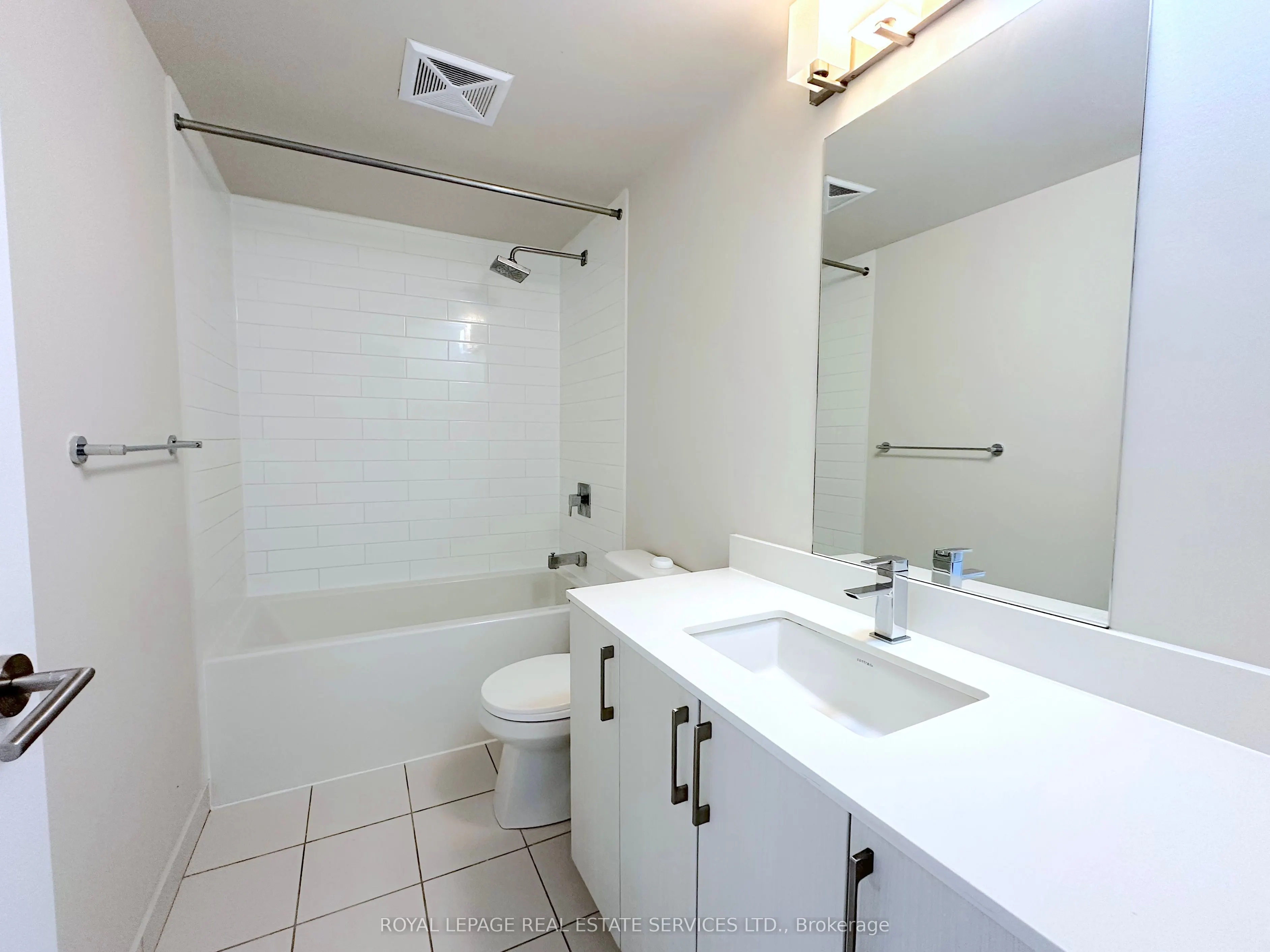 763 Woodbine Avenue, #605