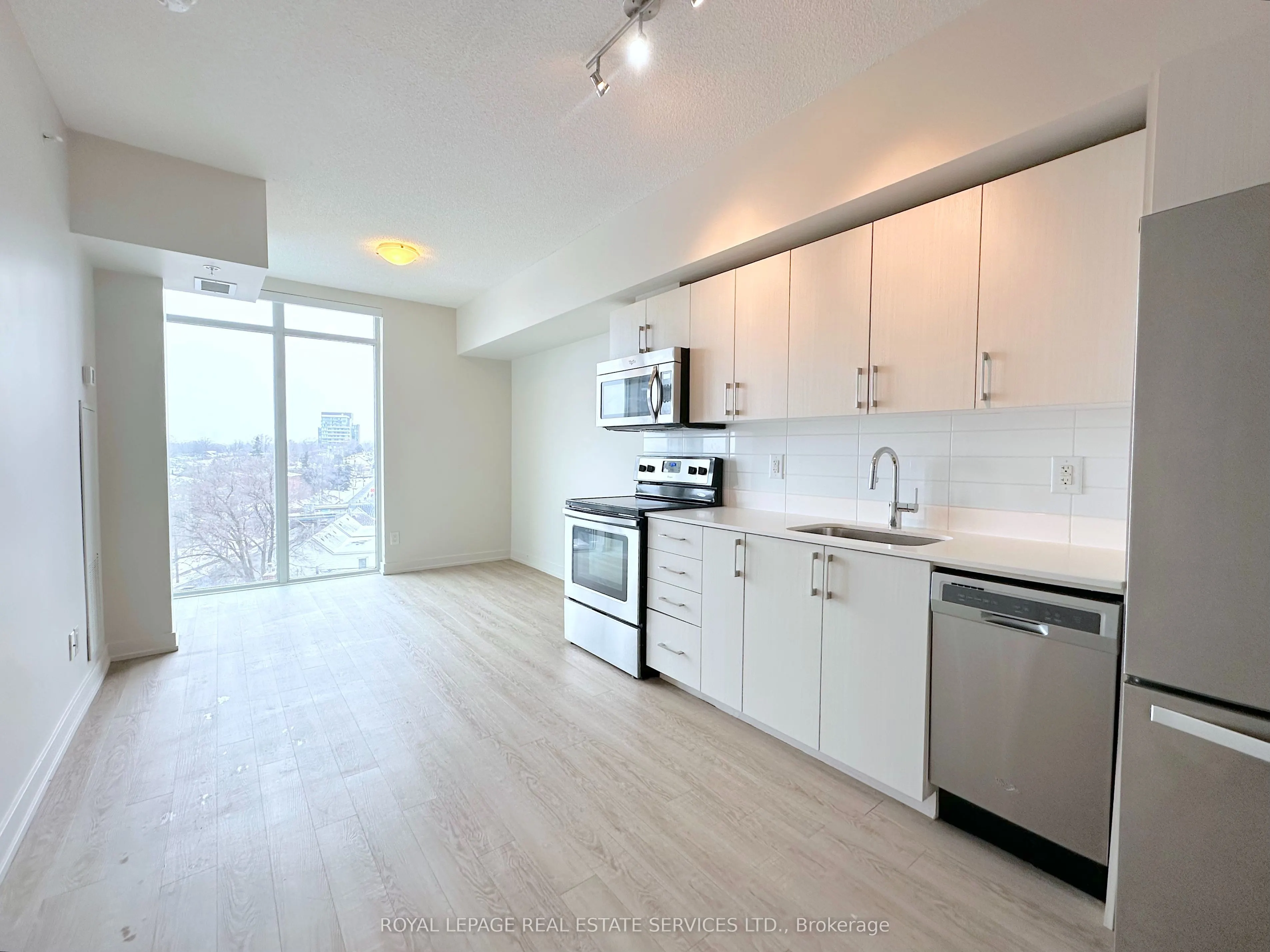 763 Woodbine Avenue, #605