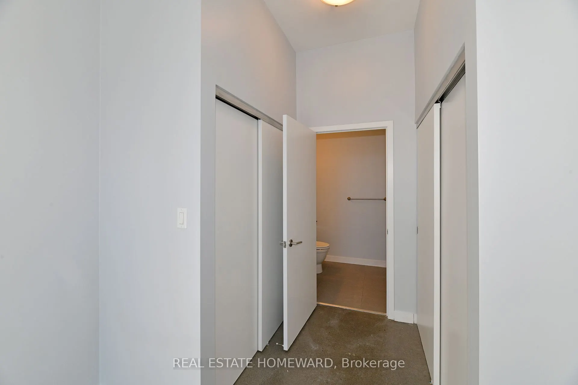 625 Queen Street E, #504