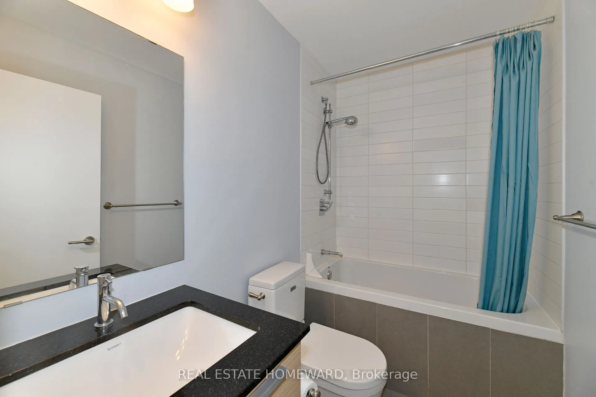 625 Queen Street E, #504