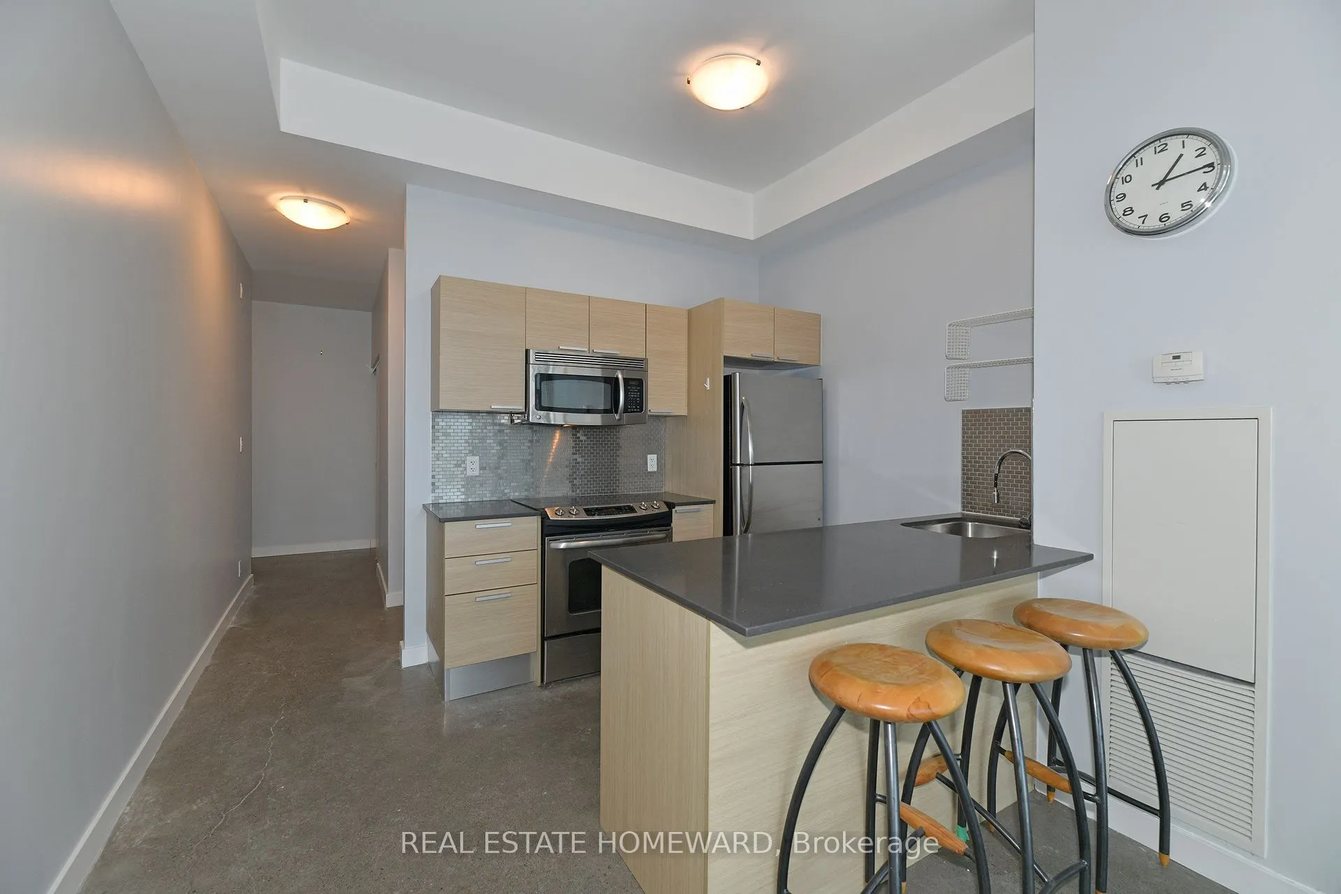 625 Queen Street E, #504