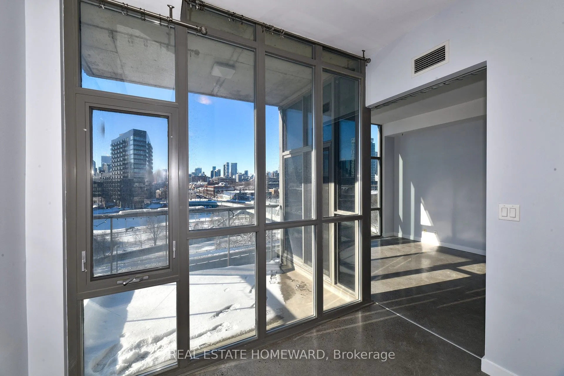 625 Queen Street E, #504