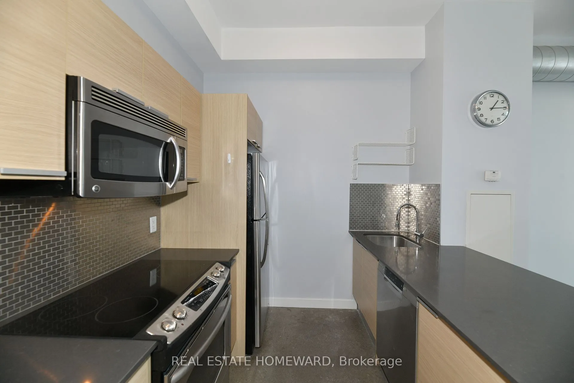 625 Queen Street E, #504